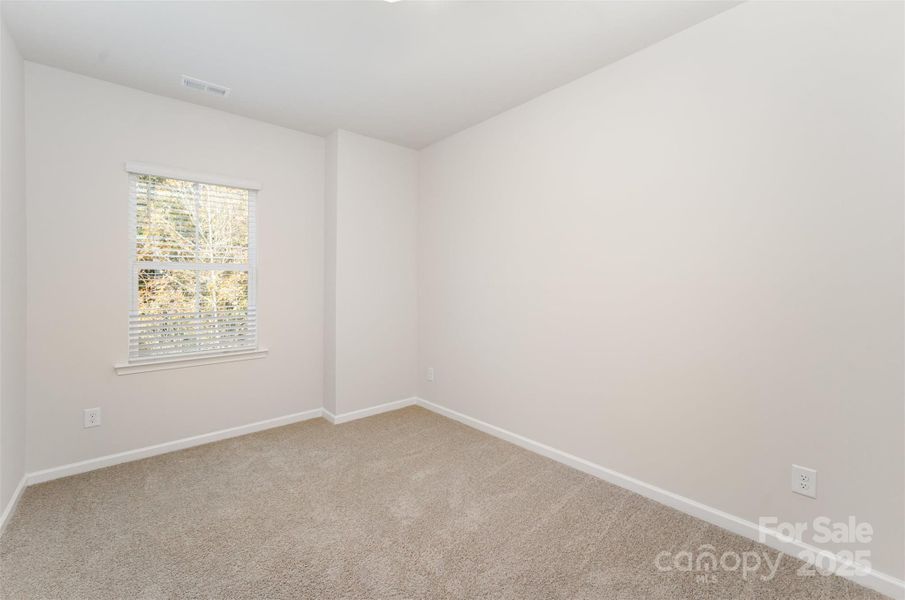 Photos of 2713 New Pineola Rd