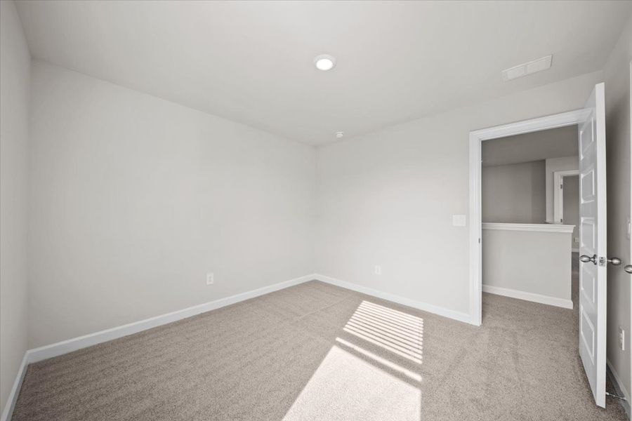 Spacious, unfurnished interior of a new home in Brayfield Manor - Signature Collection, Wellford (Image 19).