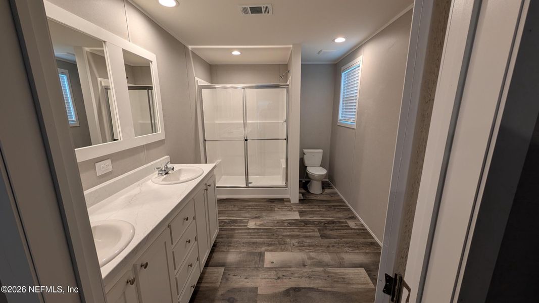 Furnished interior view inside a new home in , Callahan (Image 4).
