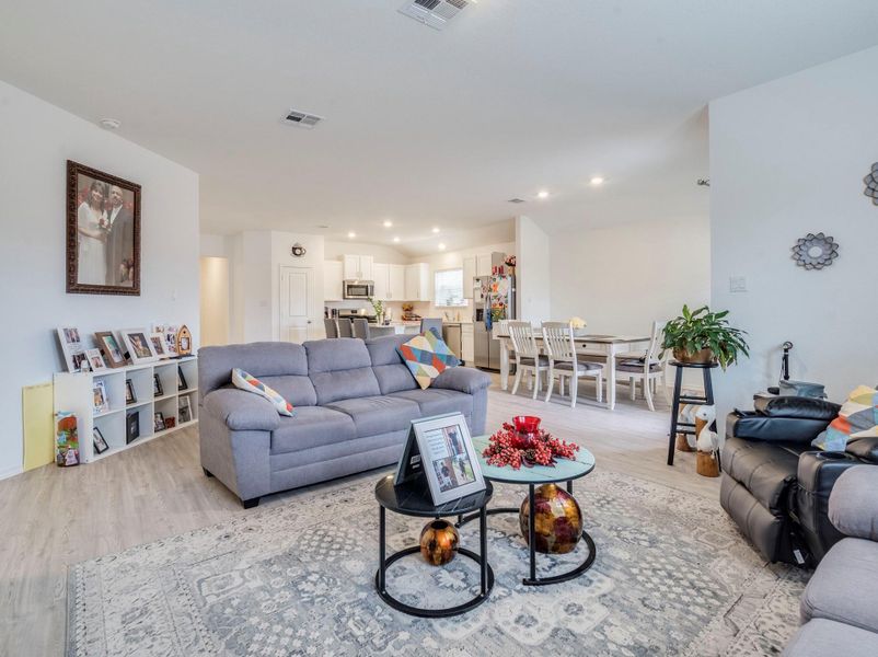 Furnished interior view inside a new home in Woodfield Preserve, Georgetown (Image 11).