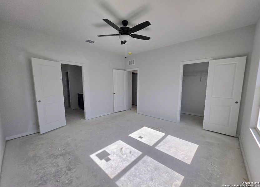 Spacious, unfurnished interior of a new home in The Summit at Saddlebrook Ranch 55's, Schertz (Image 8).