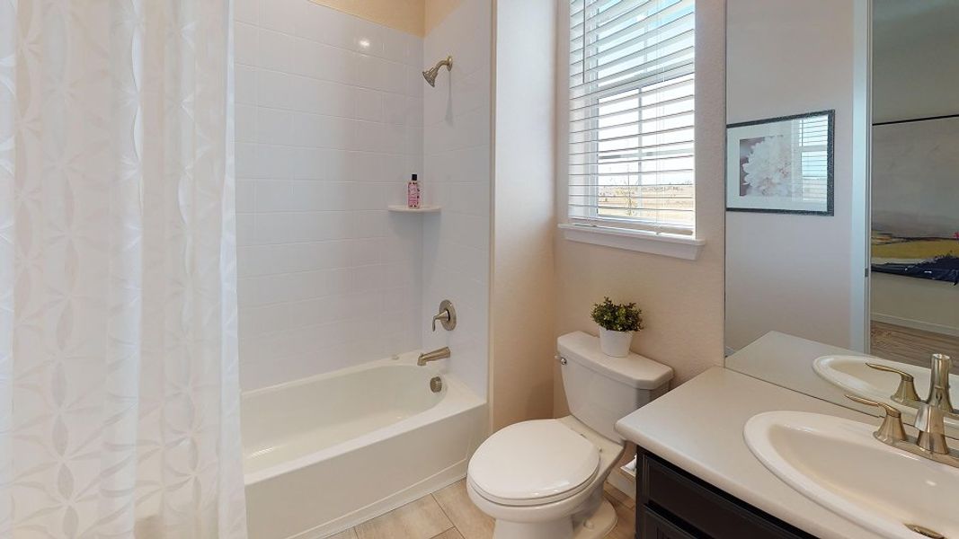 081325 1366 Snowmass Bath2 F1