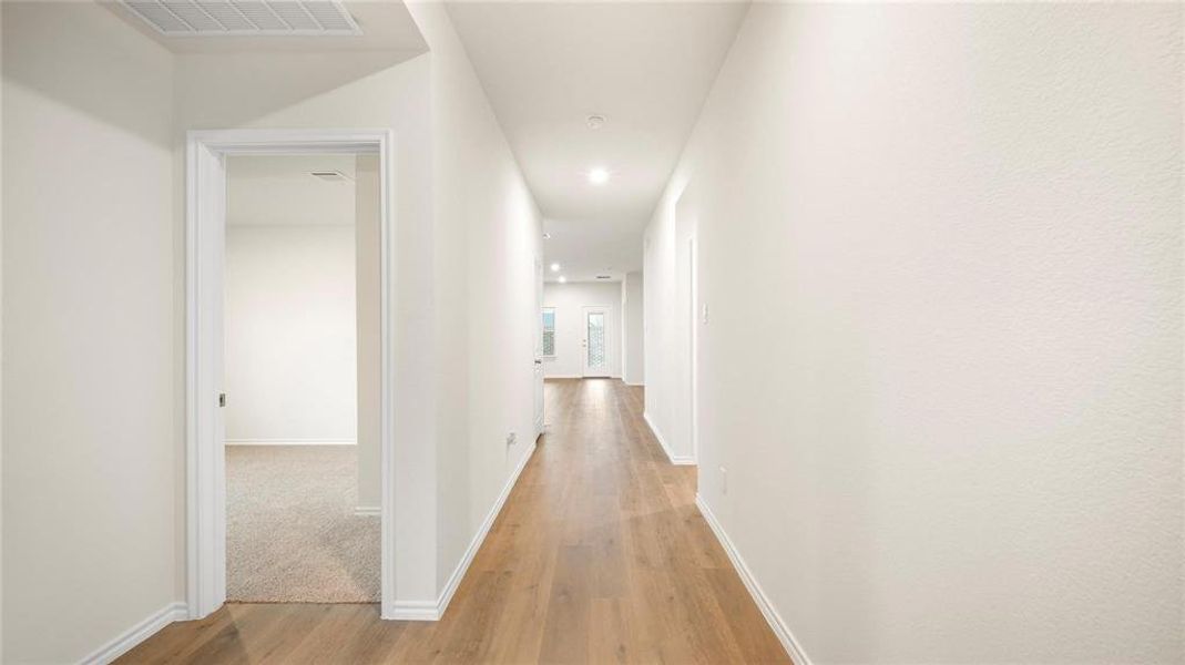 Spacious, unfurnished interior of a new home in Prairie Creek Estates, Kaufman (Image 7).