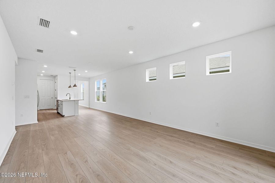 Spacious, unfurnished interior of a new home in Del Webb Wildlight, Yulee (Image 12).