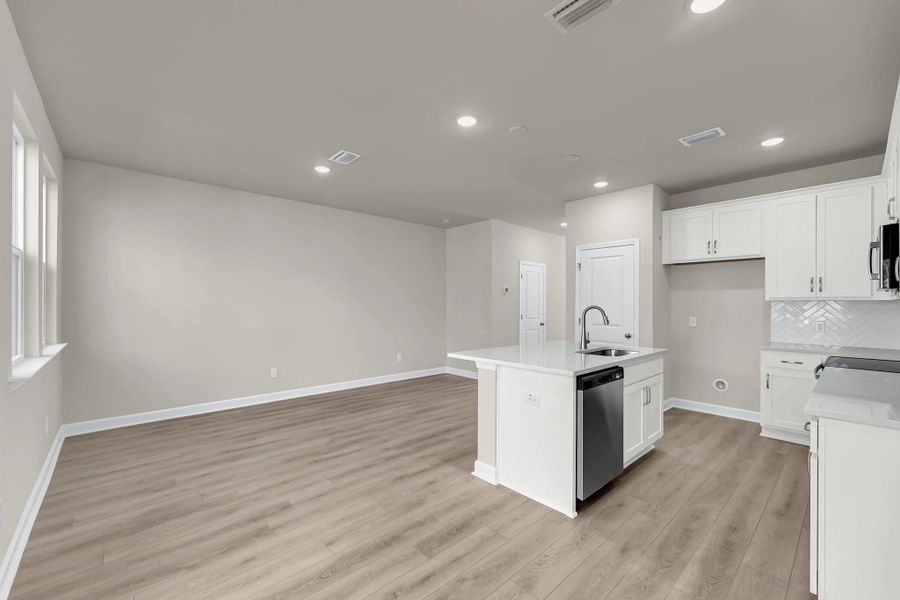 Image 15 of a home in Windward Village.