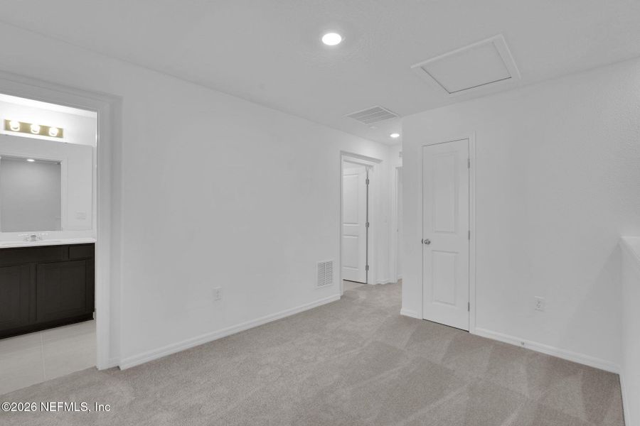 Spacious, unfurnished interior of a new home in , Jacksonville (Image 21).