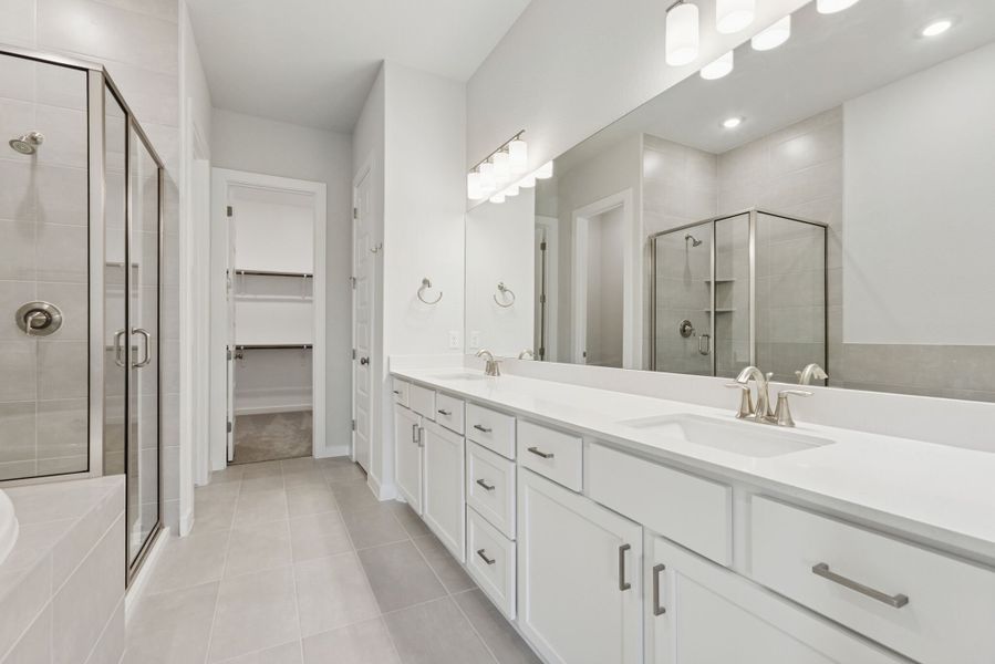 Owner's Bathroom Owner's Bathroom