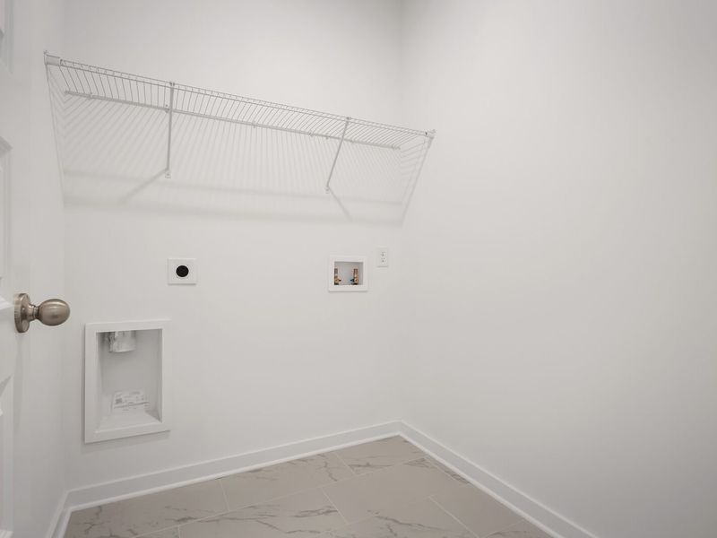 Spacious, unfurnished interior of a new home in Sage Farms, White House (Image 26).