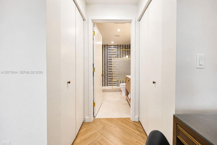 Spacious, unfurnished interior of a new home in , Miami (Image 16).
