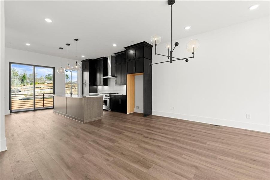 Spacious, unfurnished interior of a new home in , Alpharetta (Image 29).