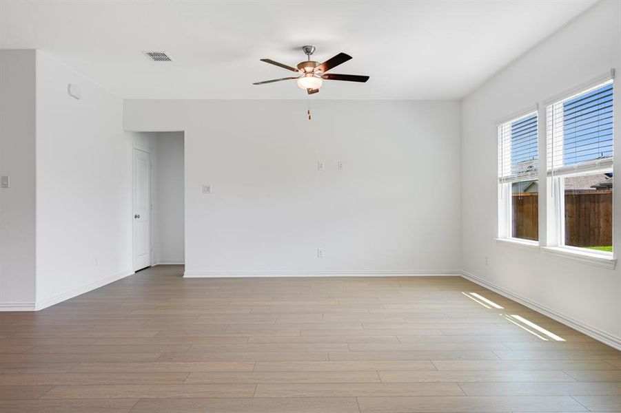 Spacious, unfurnished interior of a new home in River Ridge, Crandall (Image 15).