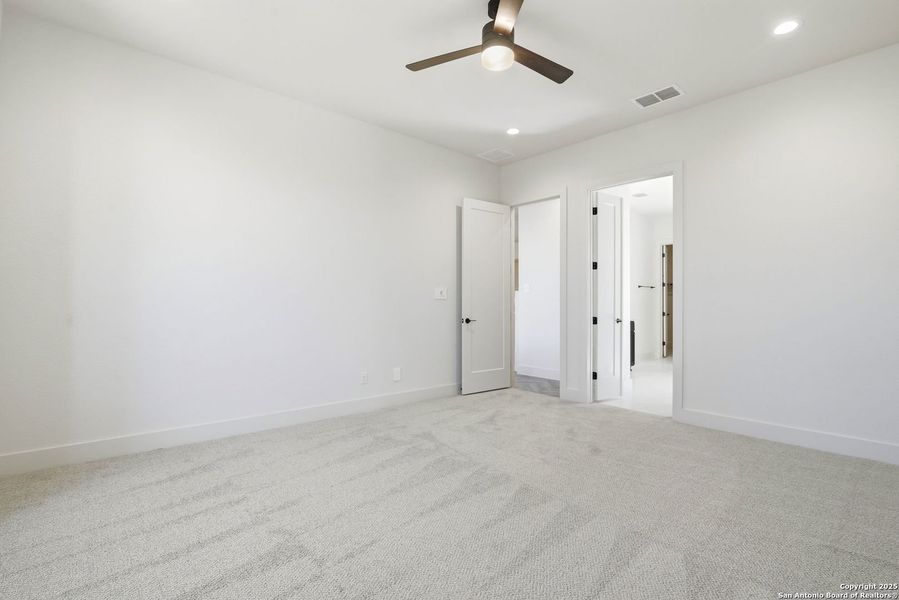 Spacious, unfurnished interior of a new home in Ventana - 60', Bulverde (Image 26).