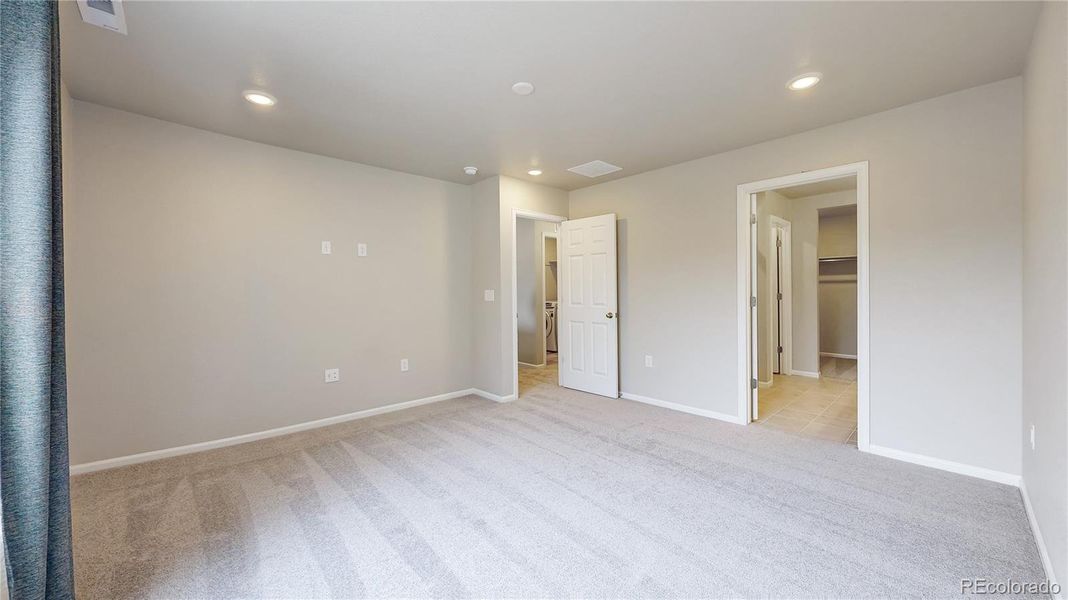 Spacious, unfurnished interior of a new home in , Broomfield (Image 12).