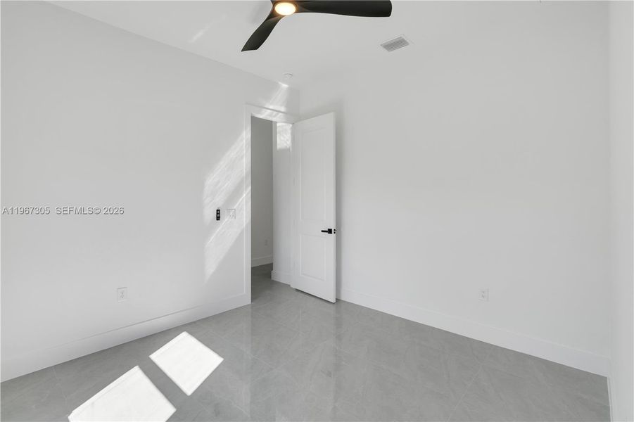 Spacious, unfurnished interior of a new home in , Lehigh Acres (Image 38).