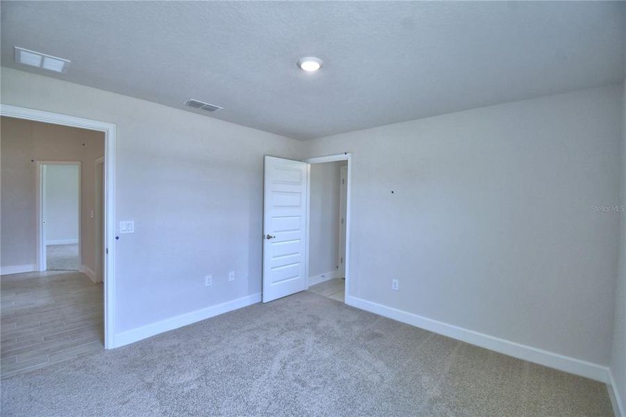 Spacious, unfurnished interior of a new home in Cadence Crossing, Auburndale (Image 32). Spacious, unfurnished interior of a new home in Cadence Crossing, Auburndale (Image 32).