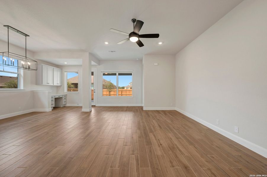 Spacious, unfurnished interior of a new home in Davis Ranch 50', San Antonio (Image 22).