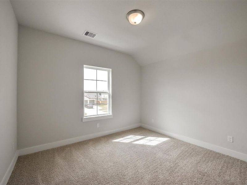 Spacious, unfurnished interior of a new home in Sierra Vista, Rosharon (Image 37).