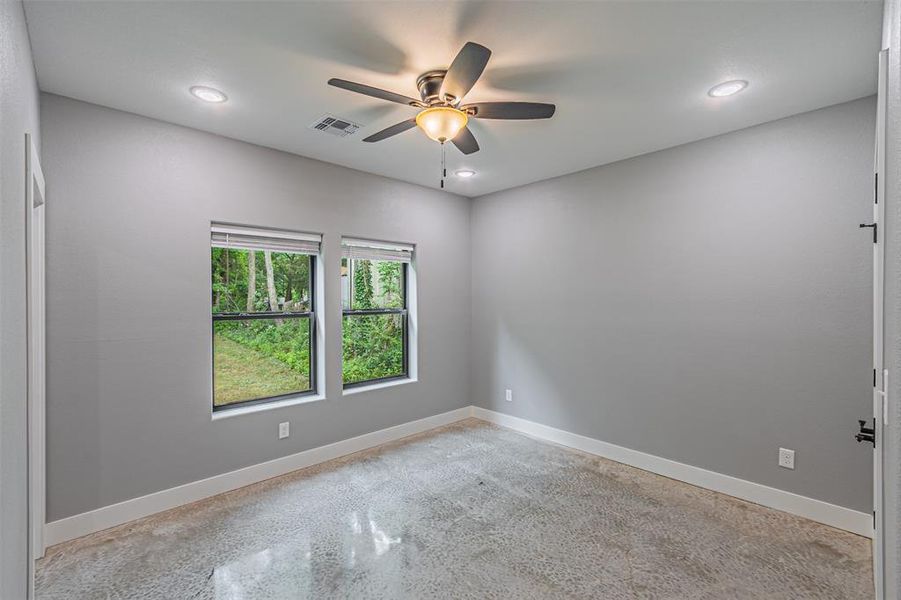 Spacious, unfurnished interior of a new home in , Denison (Image 12).