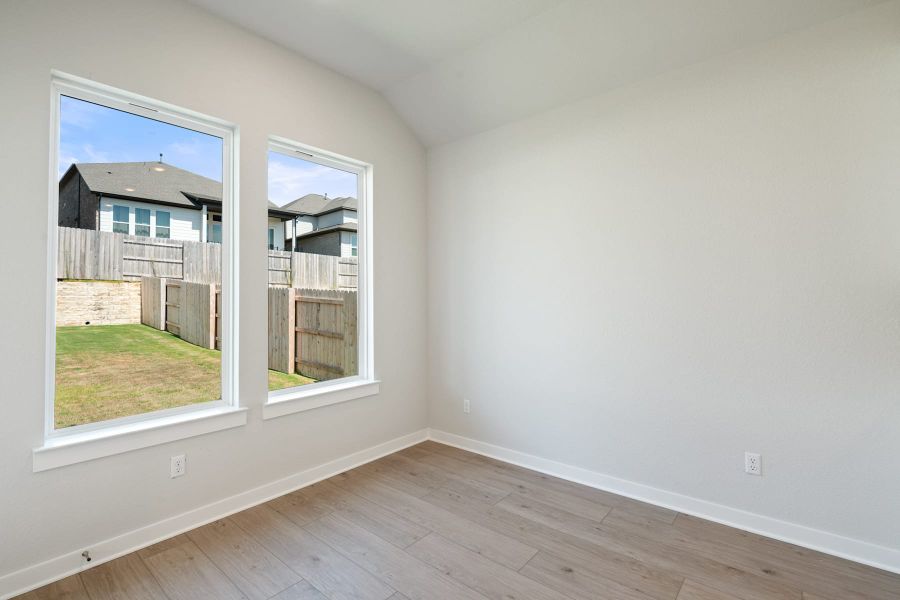 Spacious, unfurnished interior of a new home in Lariat, Liberty Hill (Image 29).