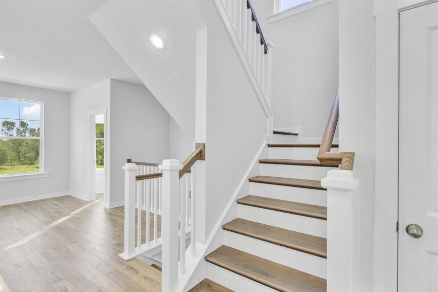 Spacious, unfurnished interior of a new home in Indigo Grove Townhomes, Johns Island (Image 33).