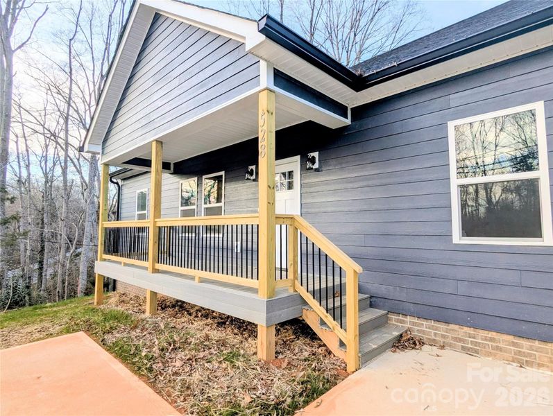 Exterior details and patio area of a home in , Kings Mountain (Image 27).