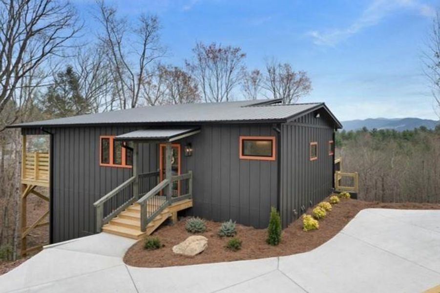 Image 43 of a home in .