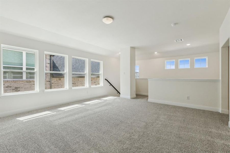 Spacious, unfurnished interior of a new home in AnaCapri, Anna (Image 16). Spacious, unfurnished interior of a new home in AnaCapri, Anna (Image 16).