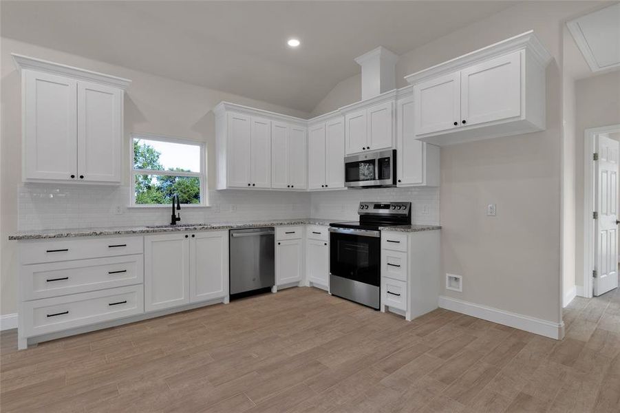 Furnished interior view inside a new home in , Mineral Wells (Image 11).