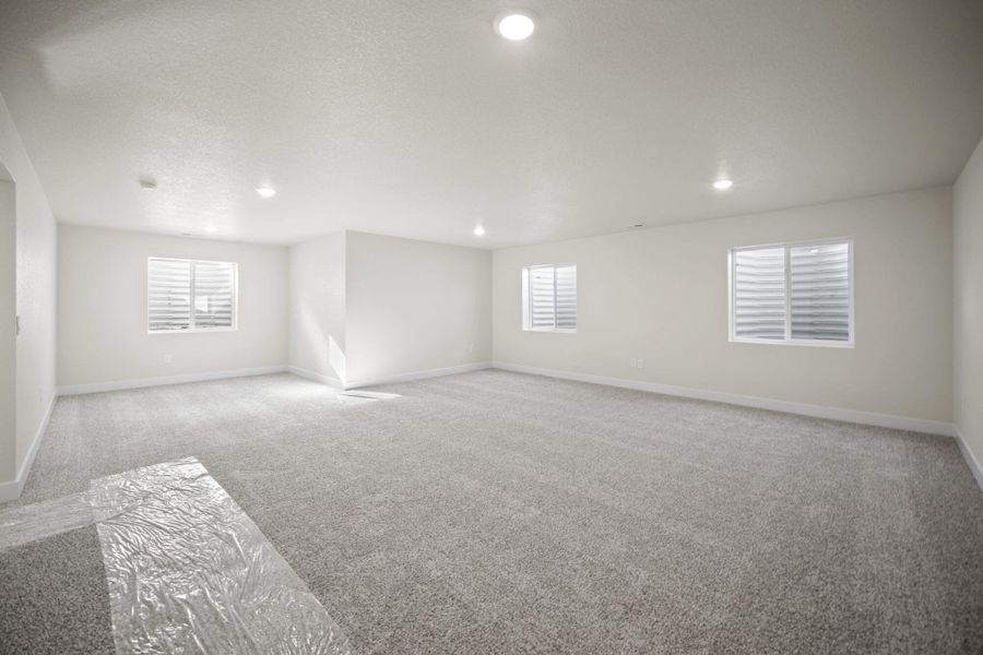 Spacious, unfurnished interior of a new home in The Trails at Aspen Ridge, Colorado Springs (Image 31).