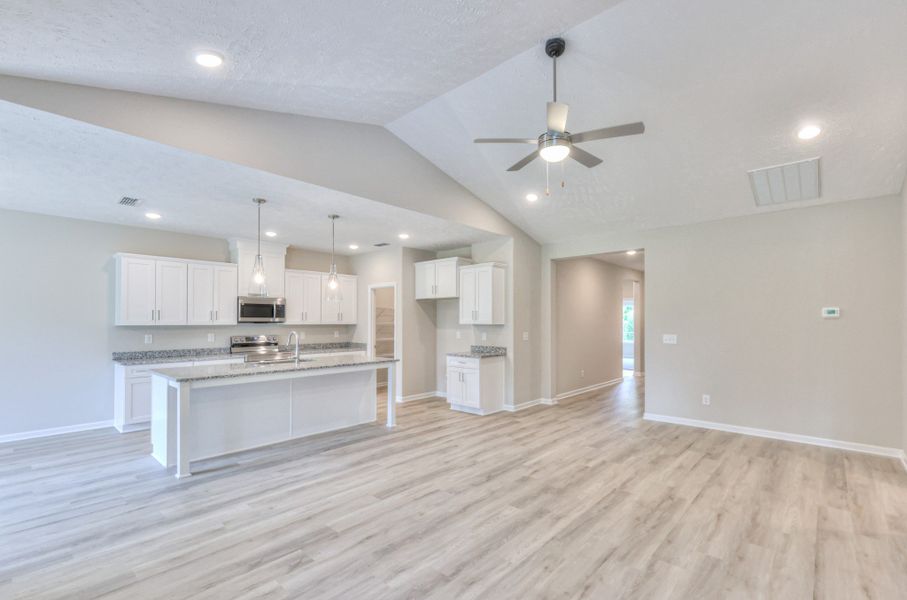 Spacious, unfurnished interior of a new home in Legacy Preserve, Tullahoma (Image 18). Spacious, unfurnished interior of a new home in Legacy Preserve, Tullahoma (Image 18).