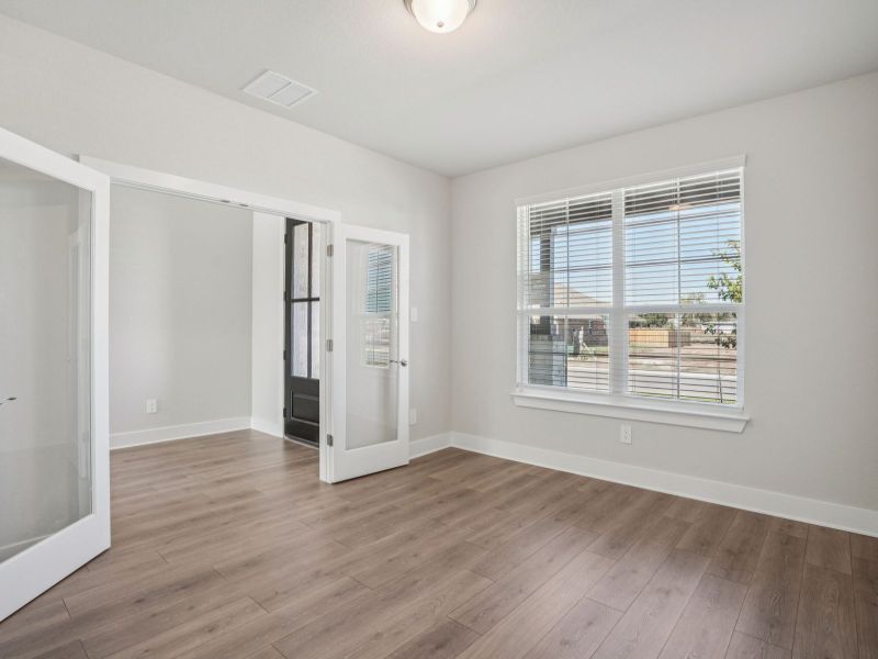 Spacious, unfurnished interior of a new home in Fox Falls, Boerne (Image 26). Spacious, unfurnished interior of a new home in Fox Falls, Boerne (Image 26).