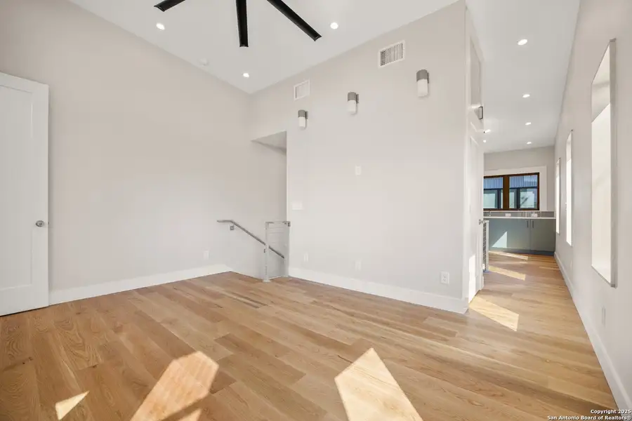 Spacious, unfurnished interior of a new home in , San Antonio (Image 11).