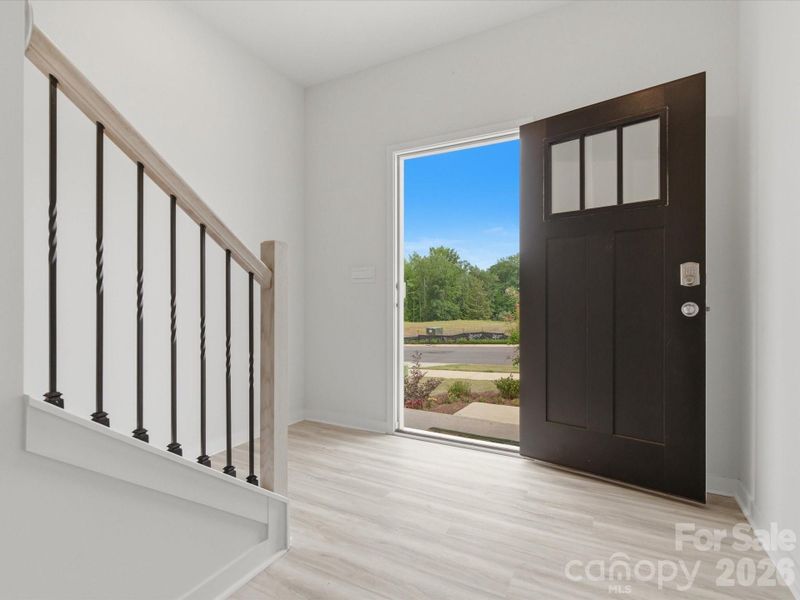 Spacious, unfurnished interior of a new home in Reedy Creek Preserve, Charlotte (Image 26).