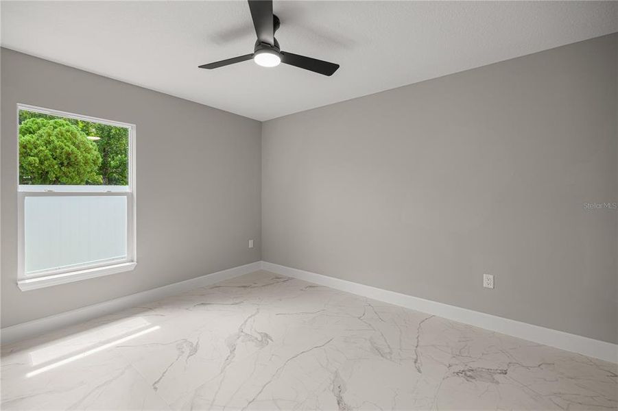Spacious, unfurnished interior of a new home in , Ocala (Image 12).