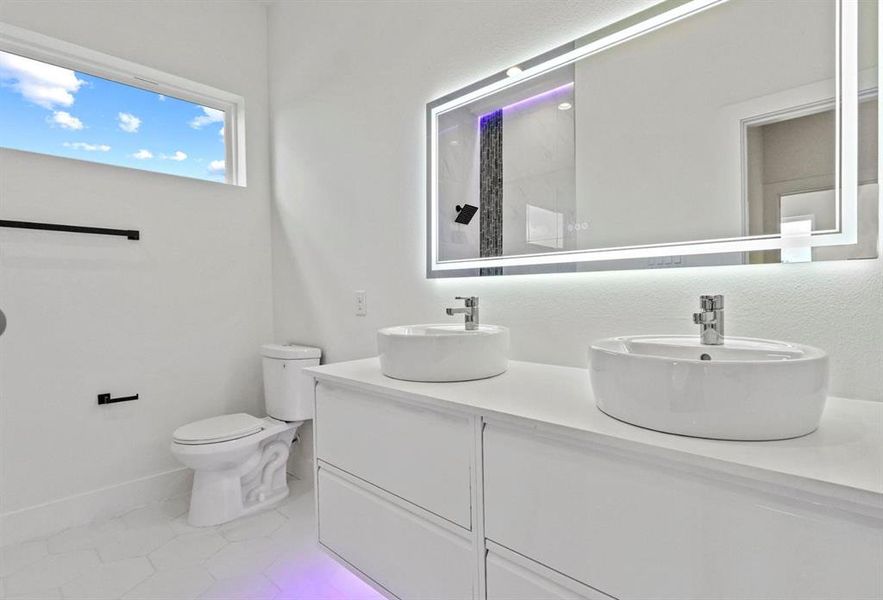 Furnished interior view inside a new home in , Dallas (Image 4).