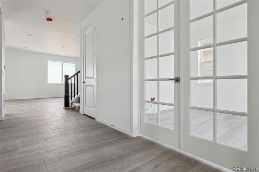 Spacious, unfurnished interior of a new home in Harvest Crossing, Aurora (Image 24).