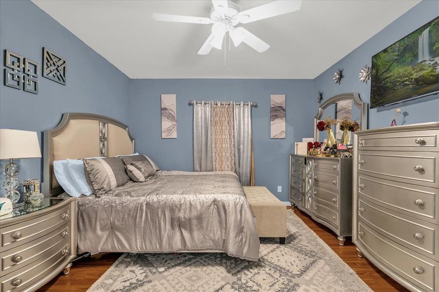 Furnished interior view inside a new home in Hammock Reserve, Haines City (Image 13).