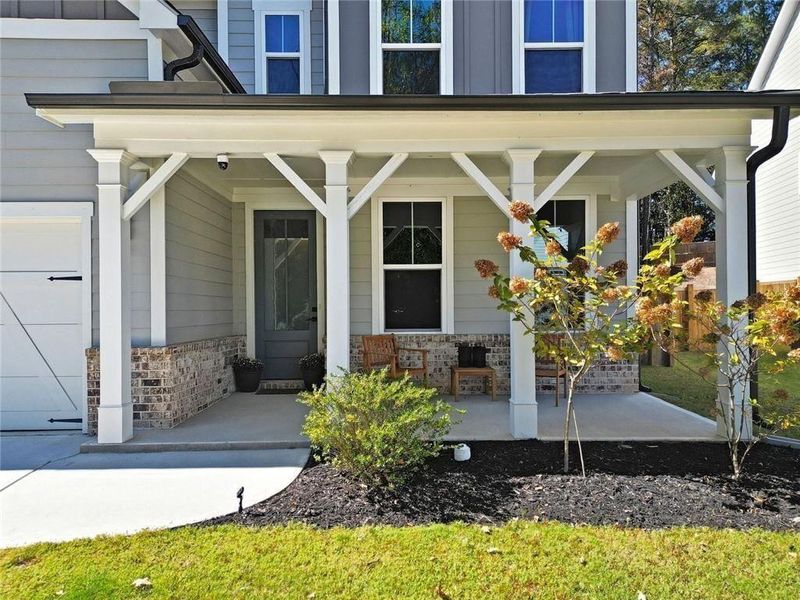 Exterior details and patio area of a home in Riverwood, Dallas (Image 3).