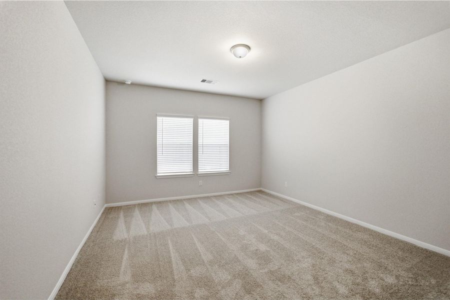Spacious, unfurnished interior of a new home in Pearlbrook, Texas City (Image 19).