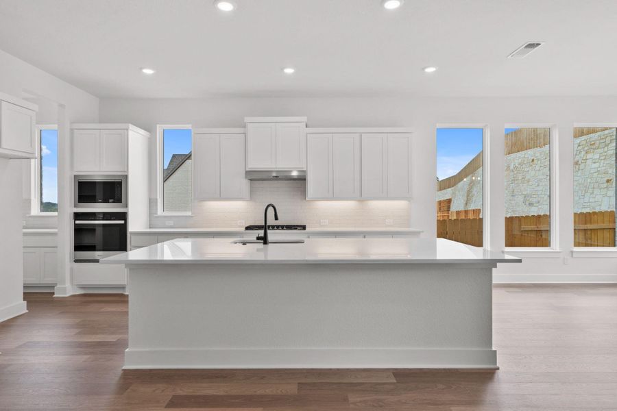 Gorgeous Open Concept Kitchen