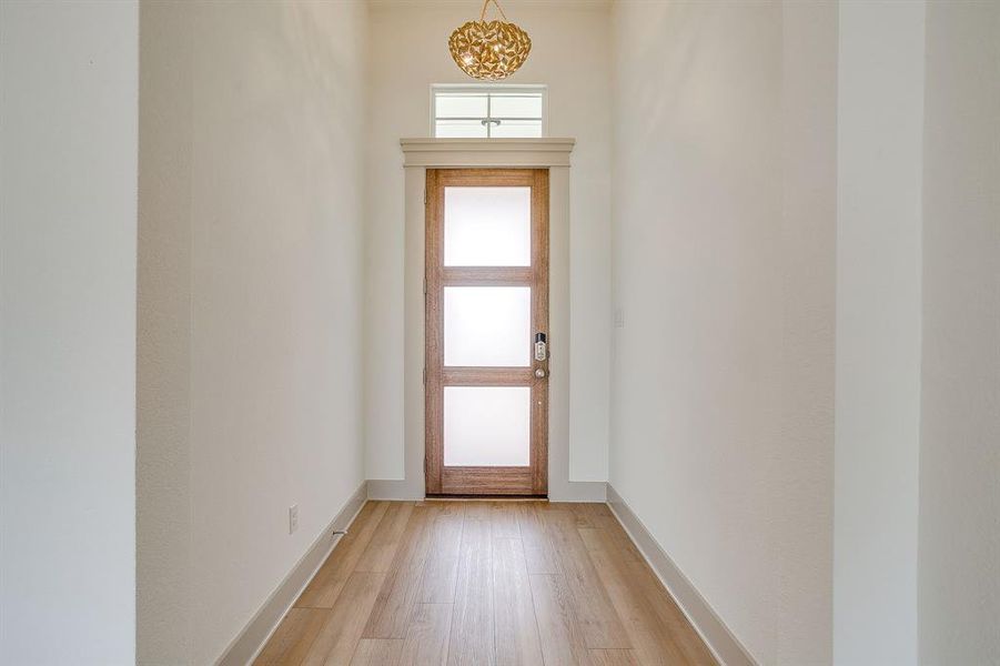 Spacious, unfurnished interior of a new home in Tuscan Estates, Waxahachie (Image 16).