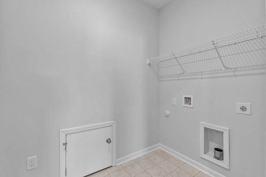 Spacious, unfurnished interior of a new home in Lilah Grove, Summerfield (Image 41).
