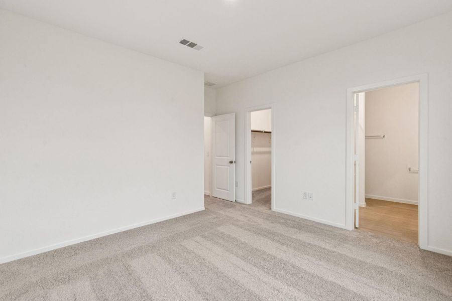 Spacious, unfurnished interior of a new home in Mavera, Conroe (Image 14).