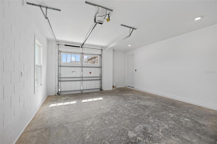 Spacious, unfurnished interior of a new home in , Ocala (Image 58).