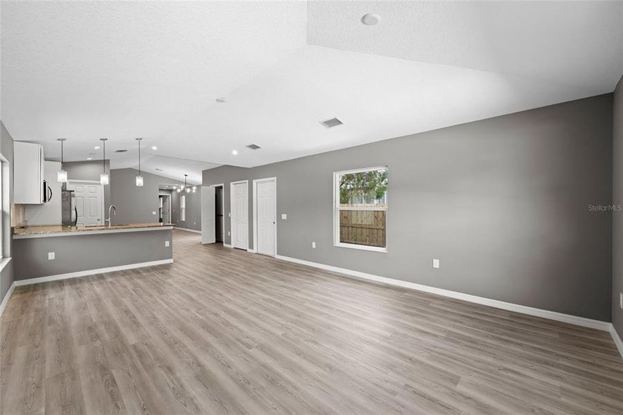 Spacious, unfurnished interior of a new home in , Sarasota (Image 17).