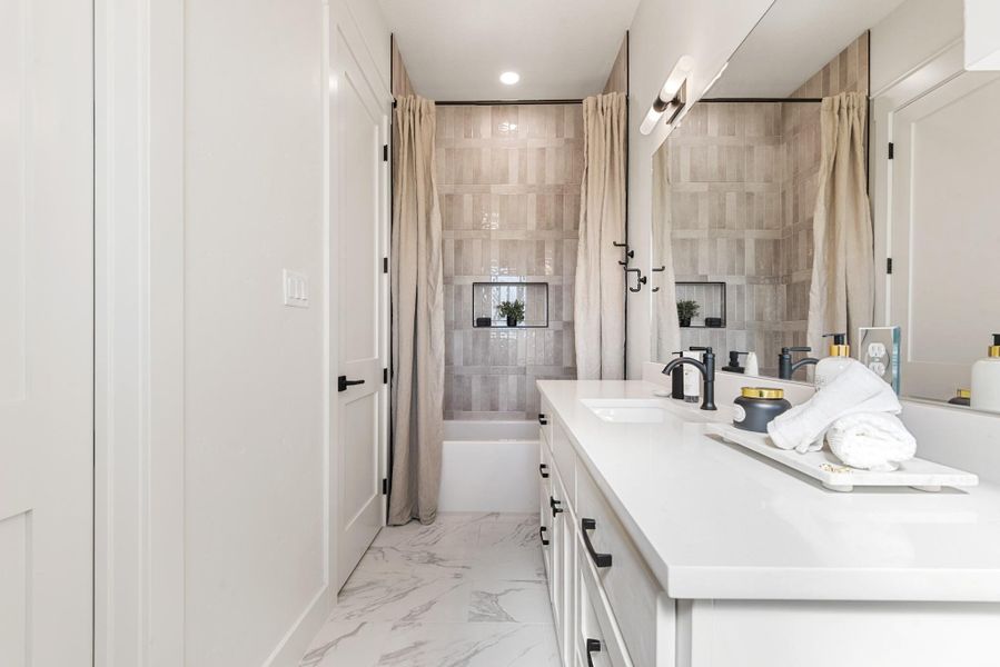 Furnished interior view inside a new home in , Bryan (Image 19).