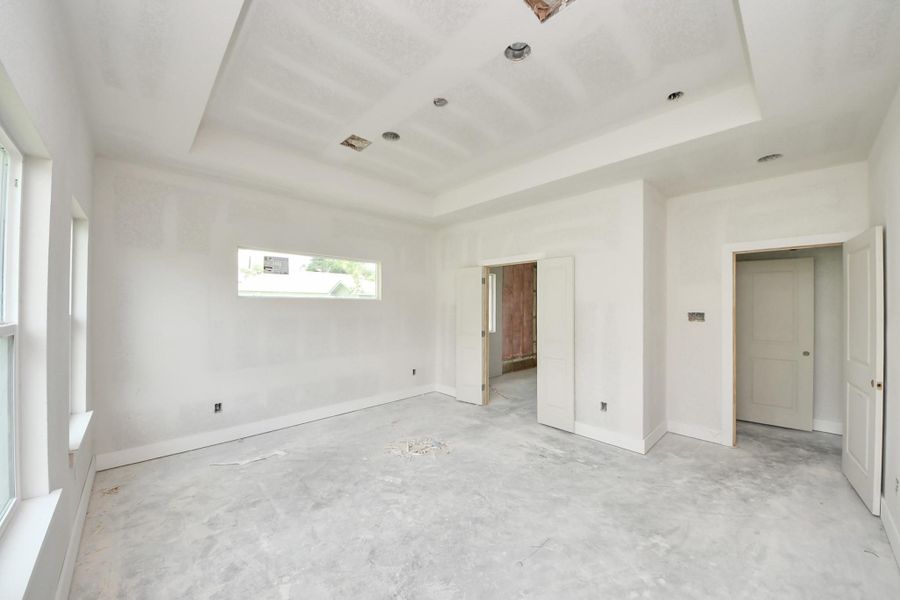 Spacious, unfurnished interior of a new home in , Houston (Image 14).