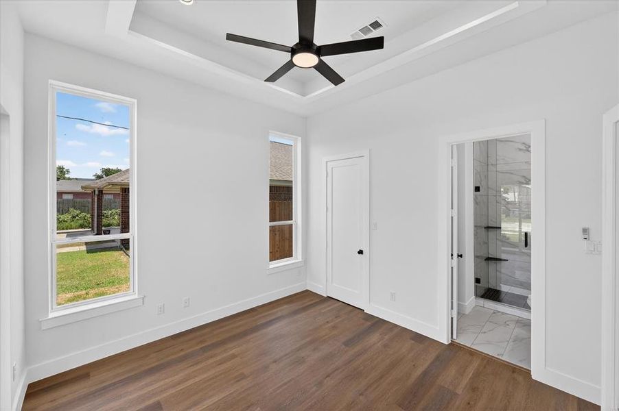 Spacious, unfurnished interior of a new home in , Dallas (Image 24).
