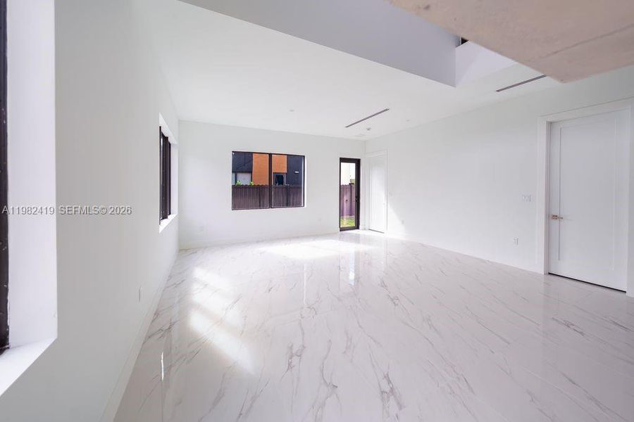 Spacious, unfurnished interior of a new home in , Miami (Image 41).