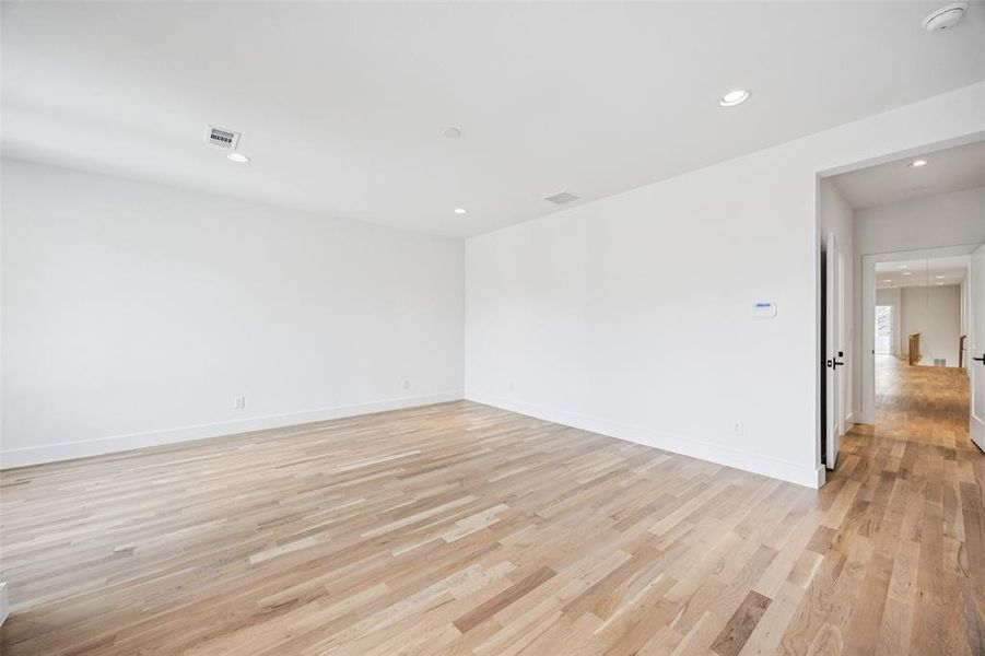 Spacious, unfurnished interior of a new home in , Dallas (Image 25).